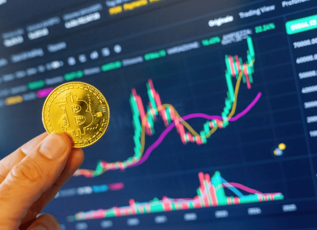 Prediction Markets vs Traditional Bitcoin Analysis