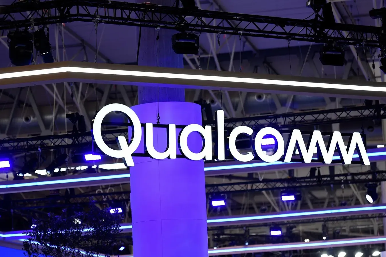 Qualcomm Stock Outlook 2026: Can QCOM Reach 50 in 2026?